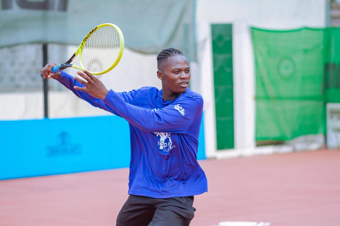 Action de tennis - Holidays Cup à Cacaveli